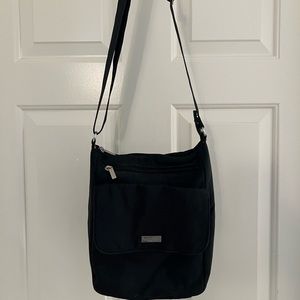 Black Baggallini Town bag crossbody